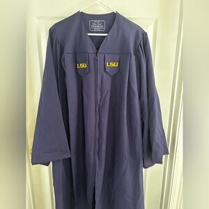 LSU men’s graduation cap and gown for 6’- 6’2 height